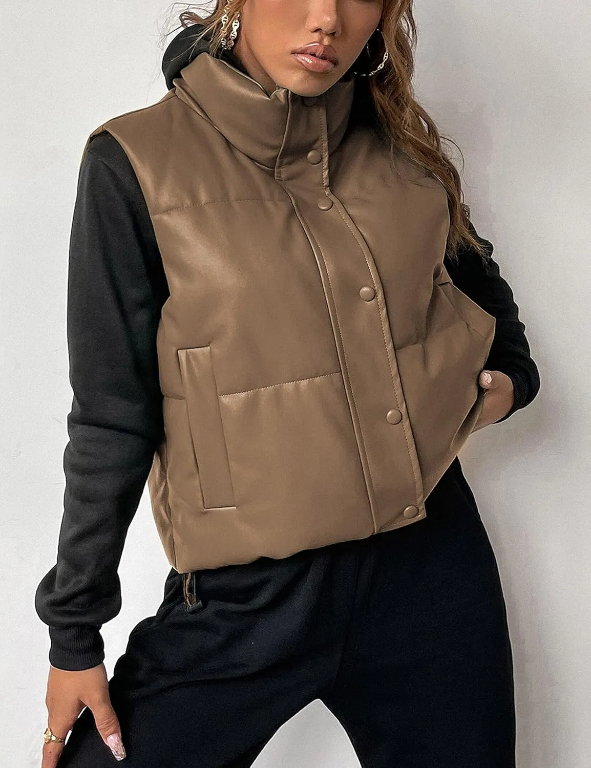 Ailoqing Womens Faux Leather Puffer Vest Zip Up Sleeveless Winter Cropped Jacket