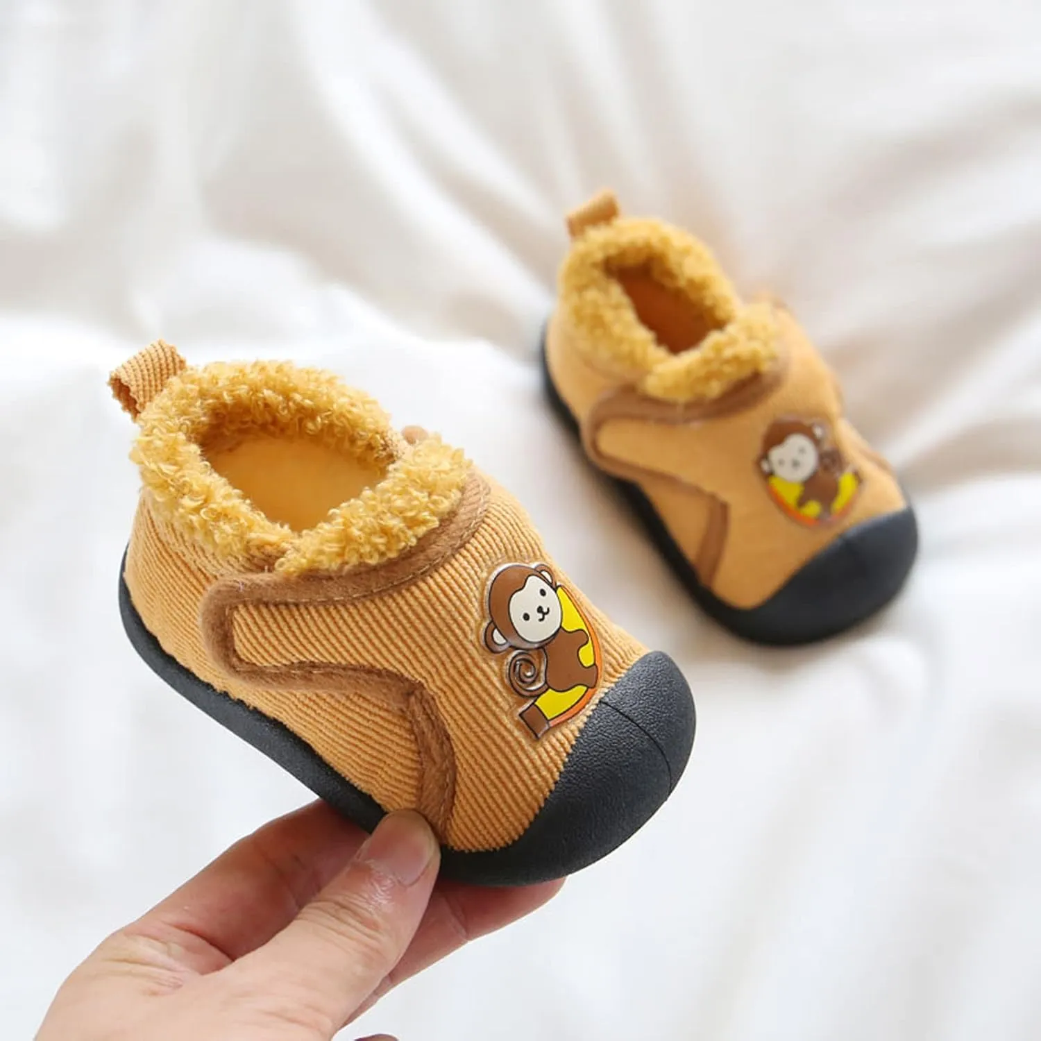 Infant Girls Boys artoon Cotton Cloth Plush Shoes Soft Flat Bottom Lightweight Slip On Warm Sport Shoes for Baby