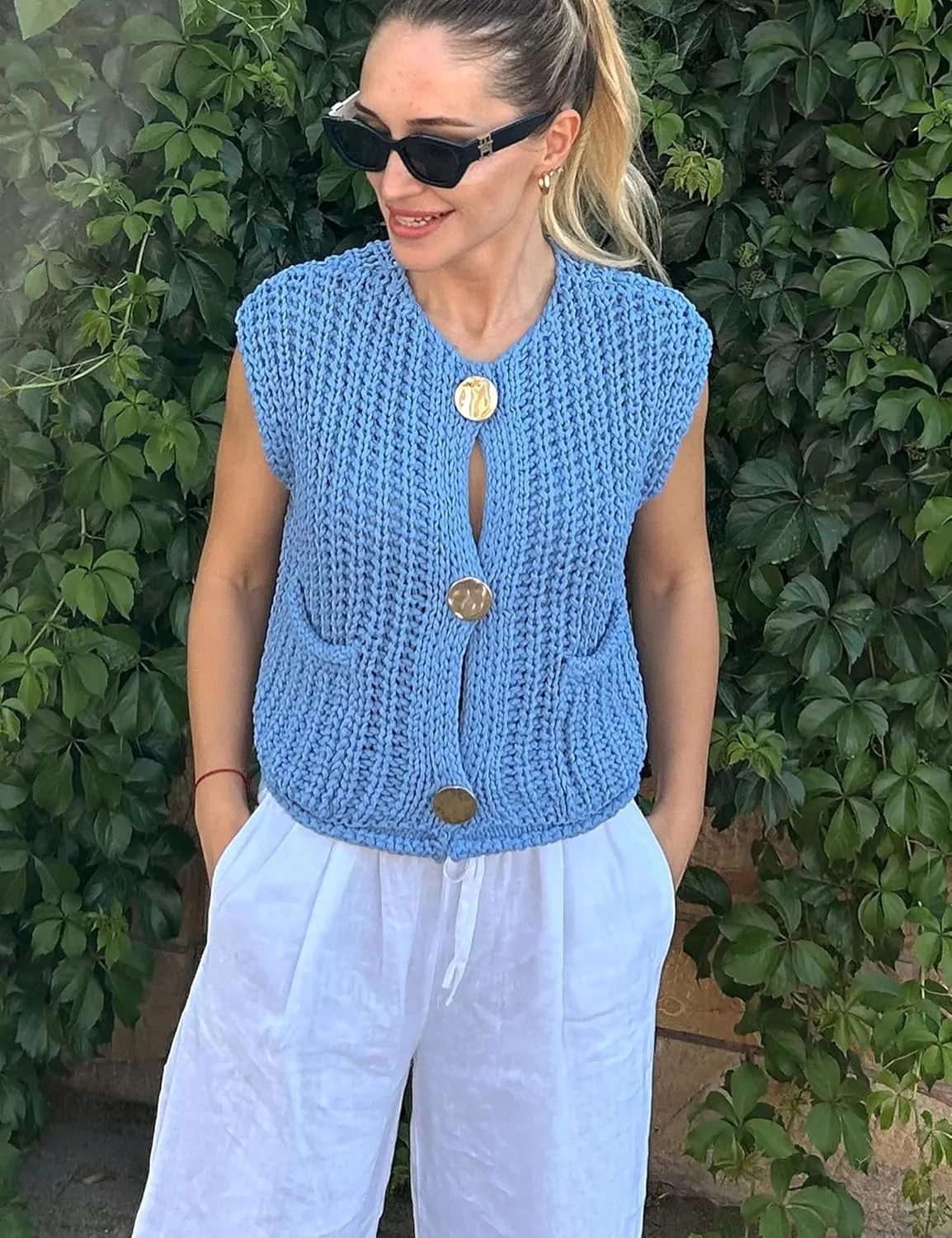 Sweater Vest for Women 2025 Casual Cropped Open Front Sleeveless Chunky Knit Top Button Down Cardigan with Pockets