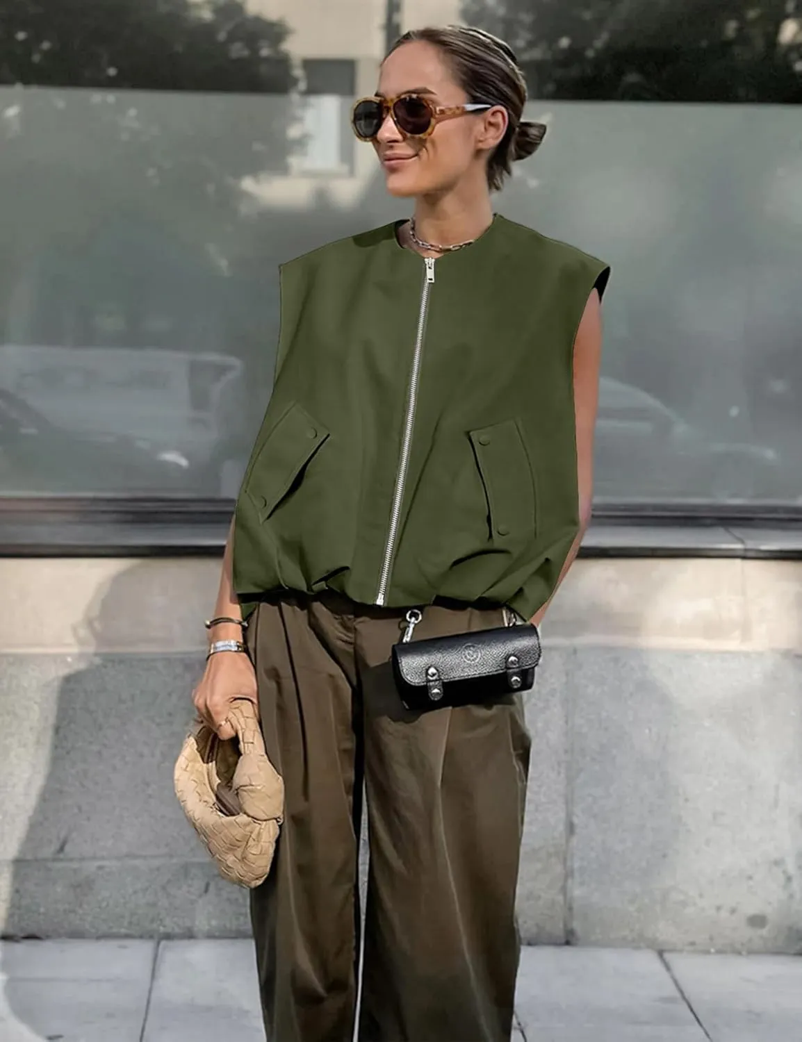 Women's Casual Zip Up Cargo Vest Cropped Sleeveless Ruched Hem Blazer Jackets Tops with Pockets