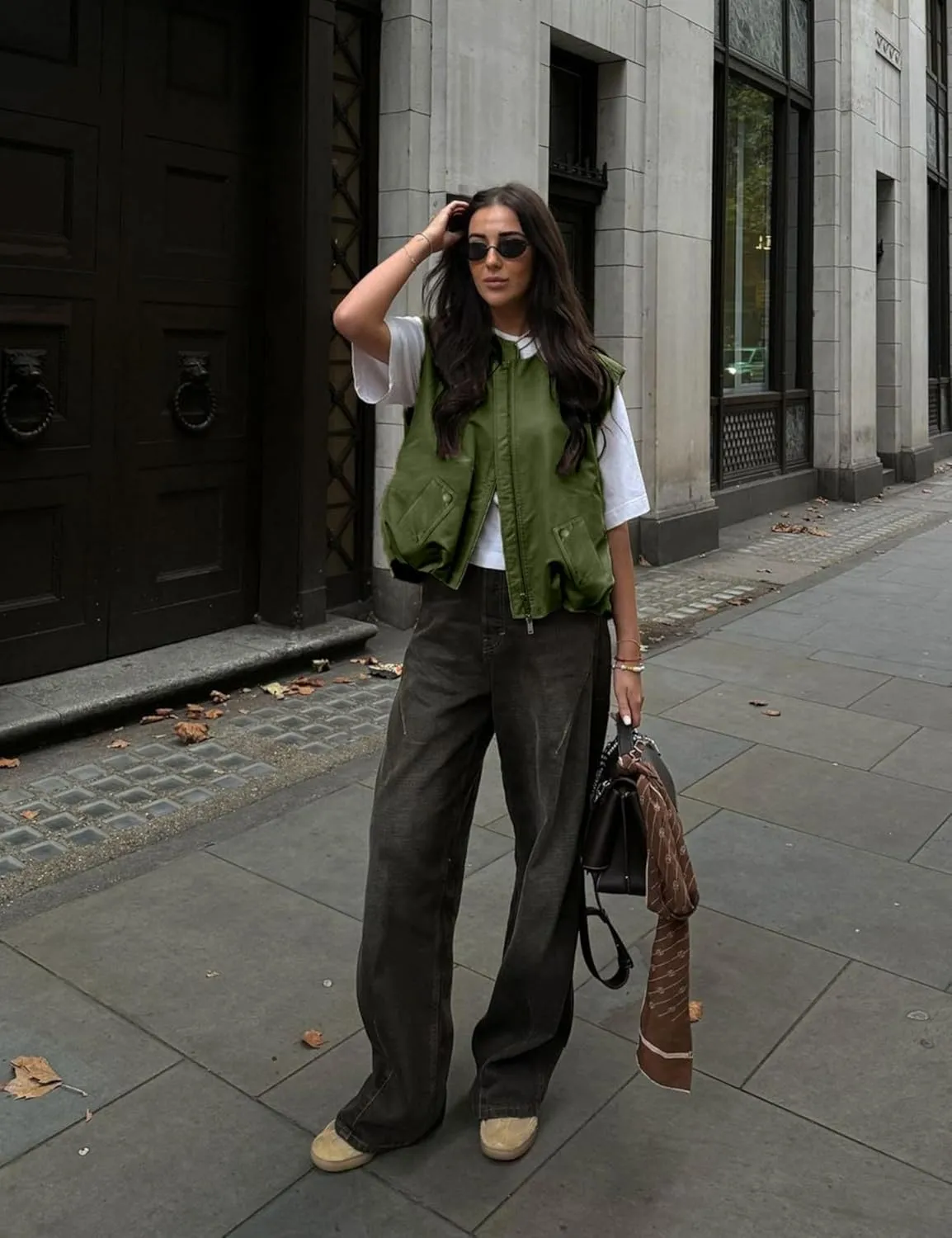 Women's Casual Zip Up Cargo Vest Cropped Sleeveless Ruched Hem Blazer Jackets Tops with Pockets