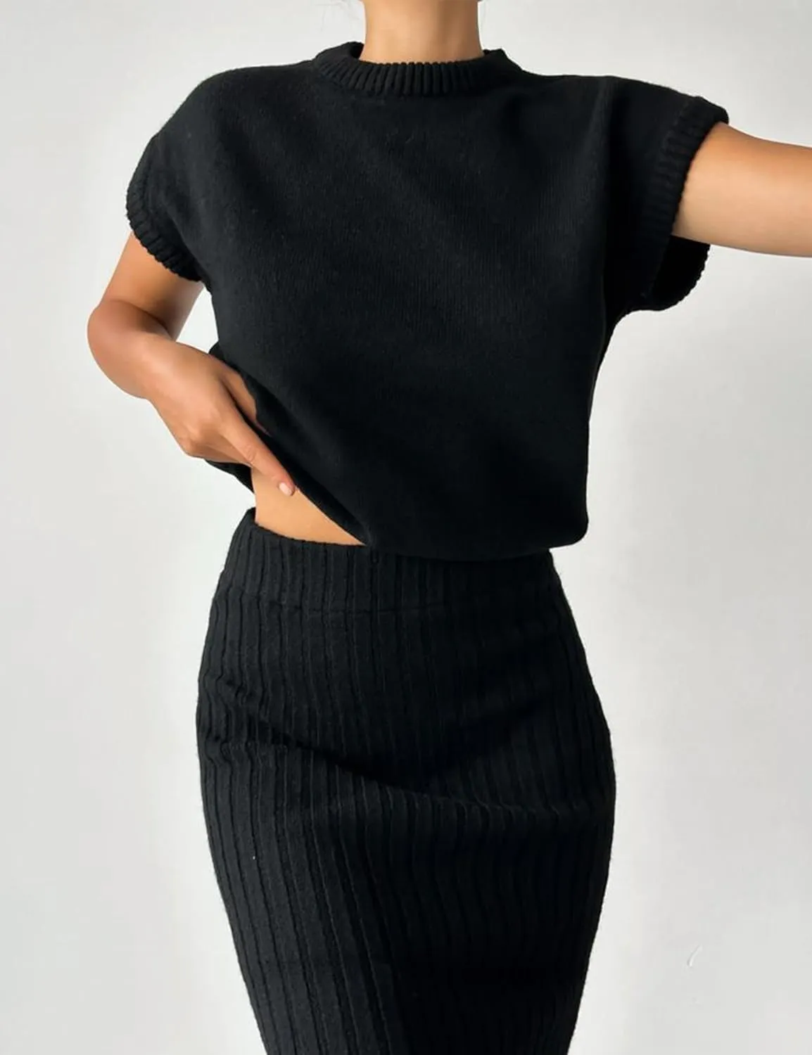 Zhiyouni Women's 2 Piece Sweater Sets Outfits Knit Vest Pullover Bodycon Maxi Skirts Loungewear